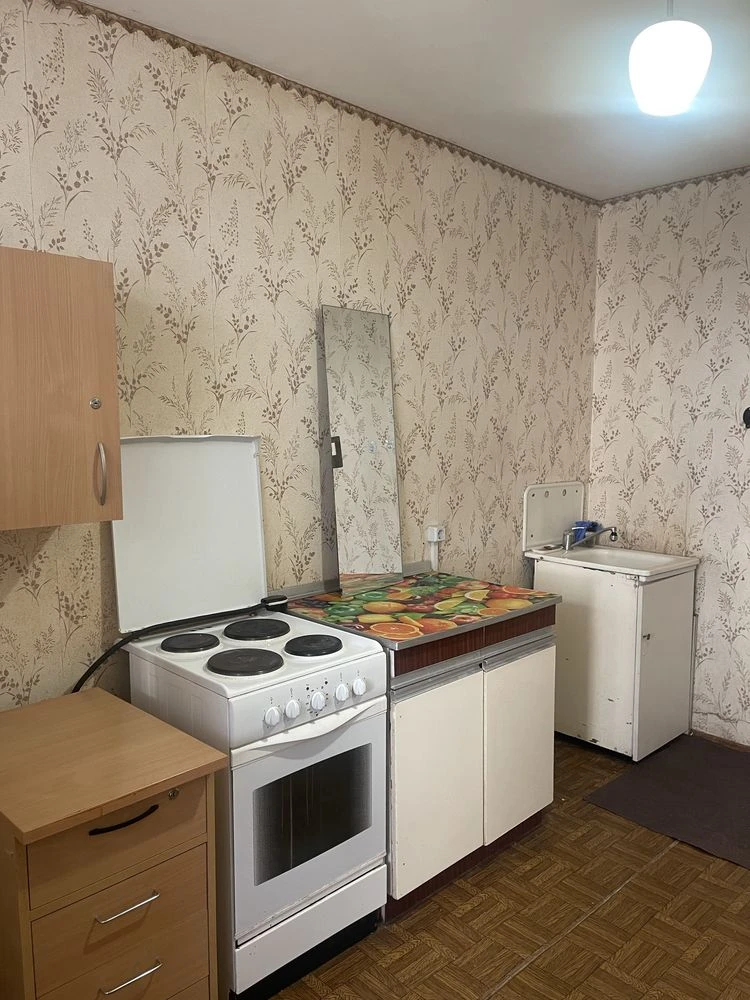 For Sale Cheap‼️ In a well-maintained brick house‼️ Spacious 1 room