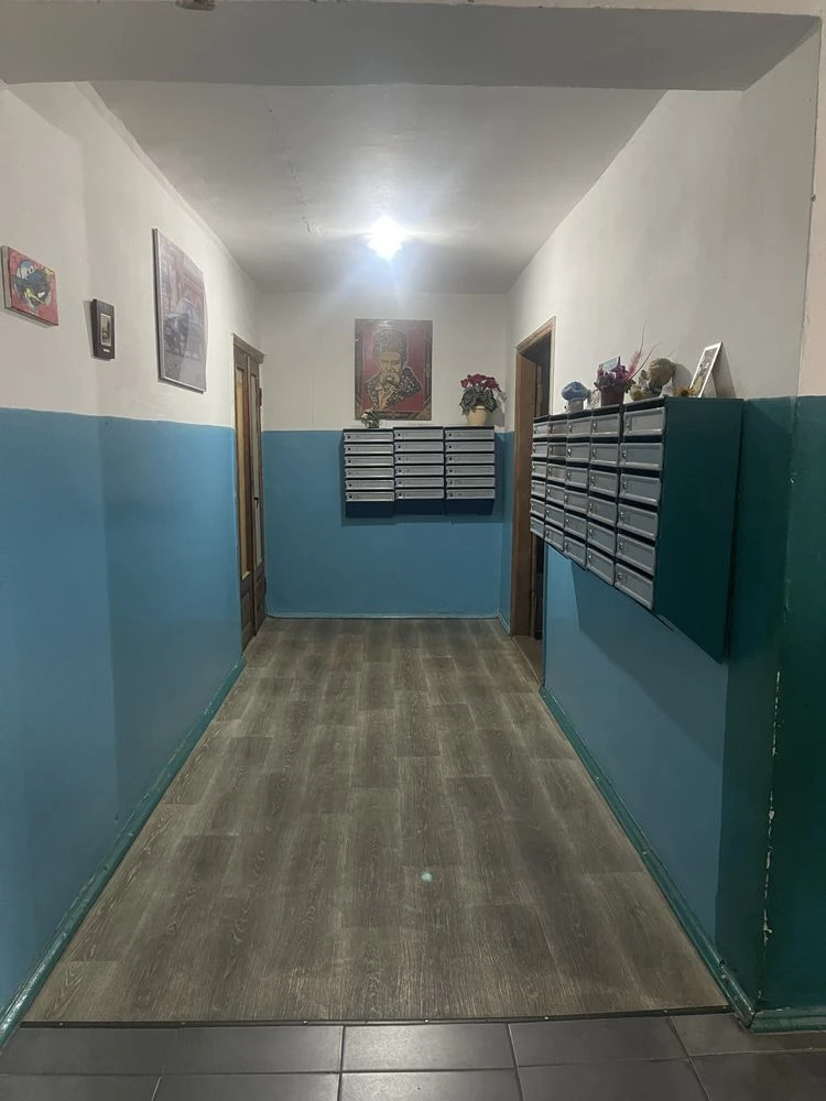 For Sale Cheap‼️ In a well-maintained brick house‼️ Spacious 1 room