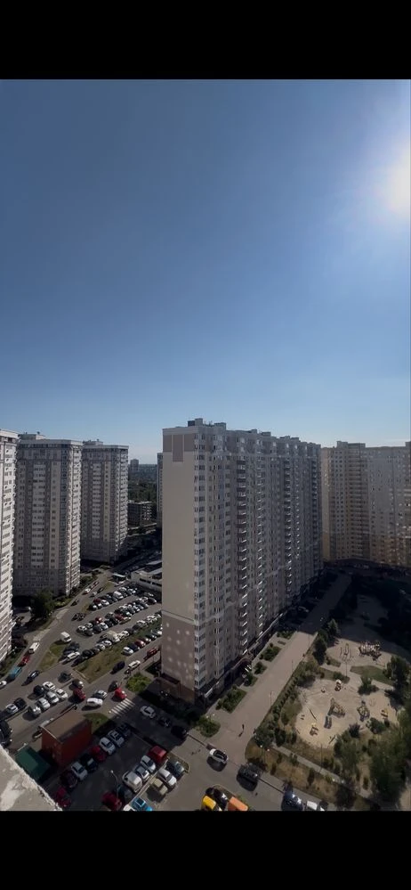 Three-room apartment for sale in the "Lesovy Kvartal" residential complex