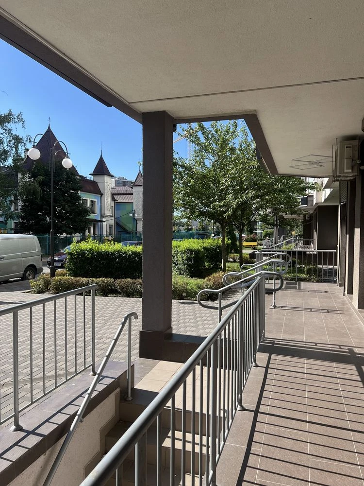 Three-room apartment for sale in the "Lesovy Kvartal" residential complex