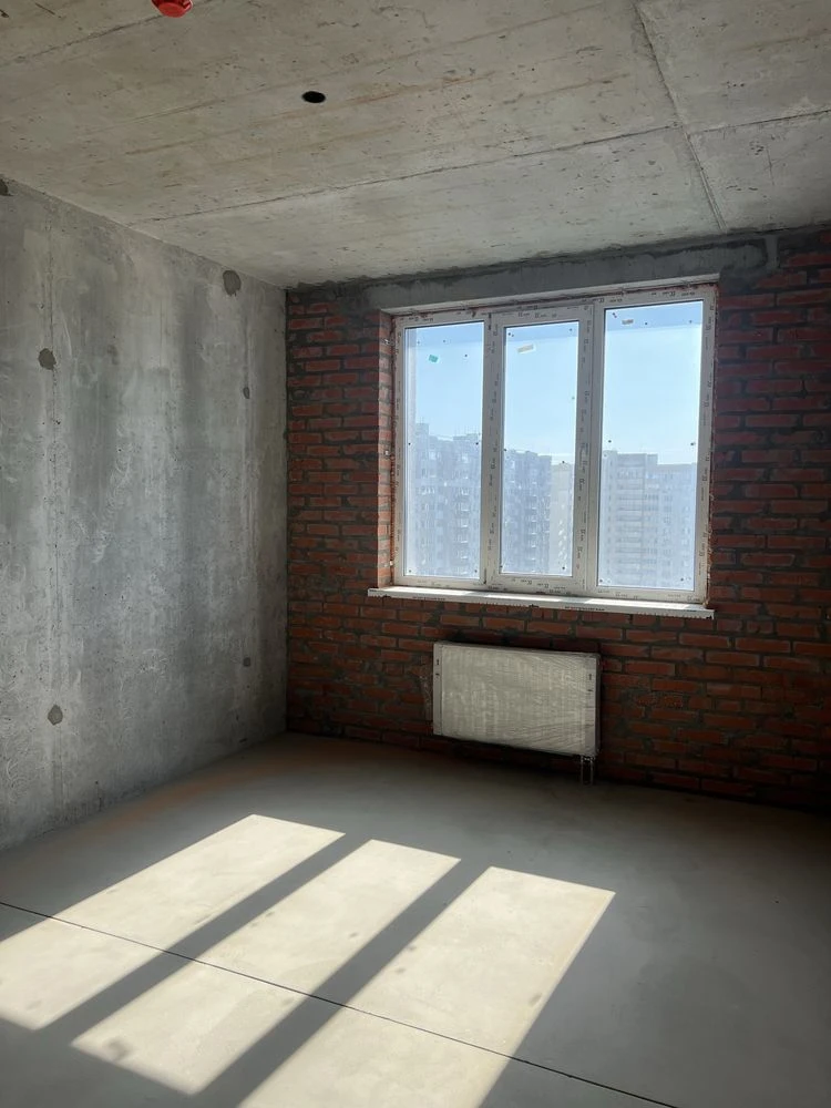 Three-room apartment for sale in the "Lesovy Kvartal" residential complex