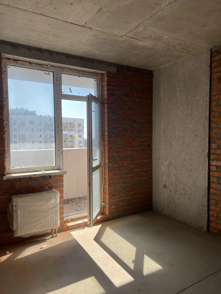 Three-room apartment for sale in the "Lesovy Kvartal" residential complex
