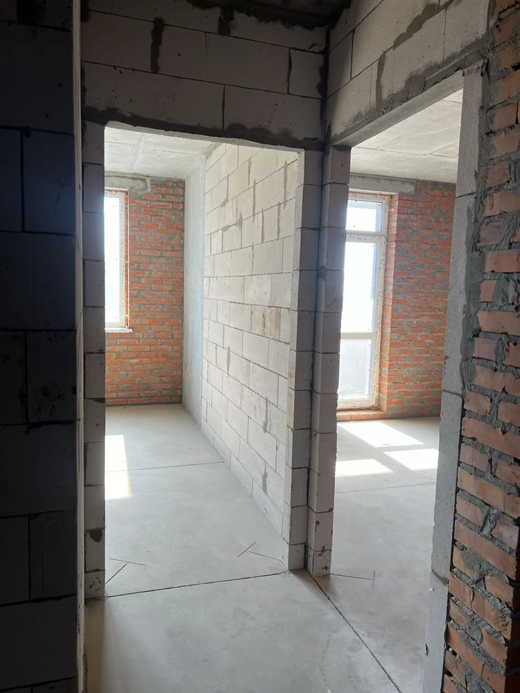 Three-room apartment for sale in the "Lesovy Kvartal" residential complex
