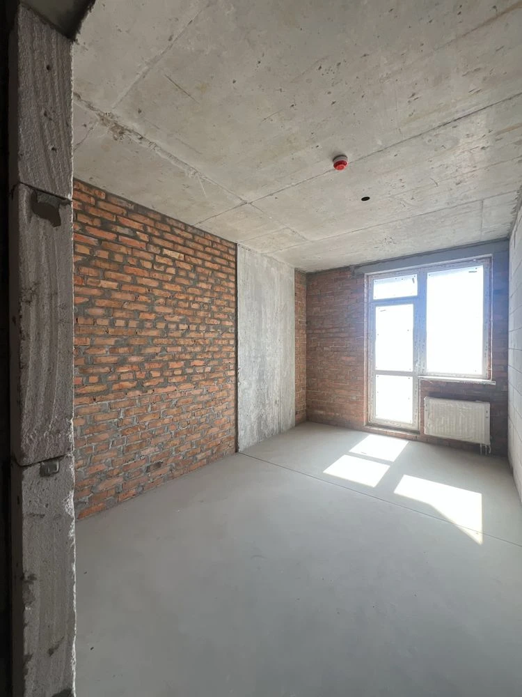 Three-room apartment for sale in the "Lesovy Kvartal" residential complex