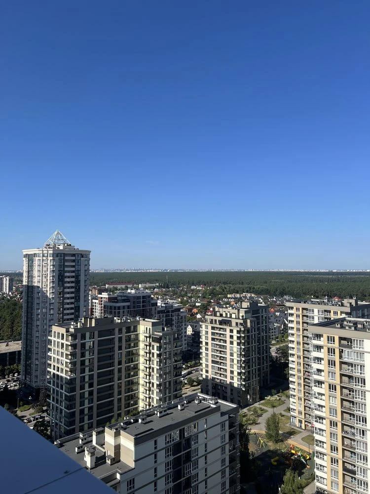 Three-room apartment for sale in the "Lesovy Kvartal" residential complex