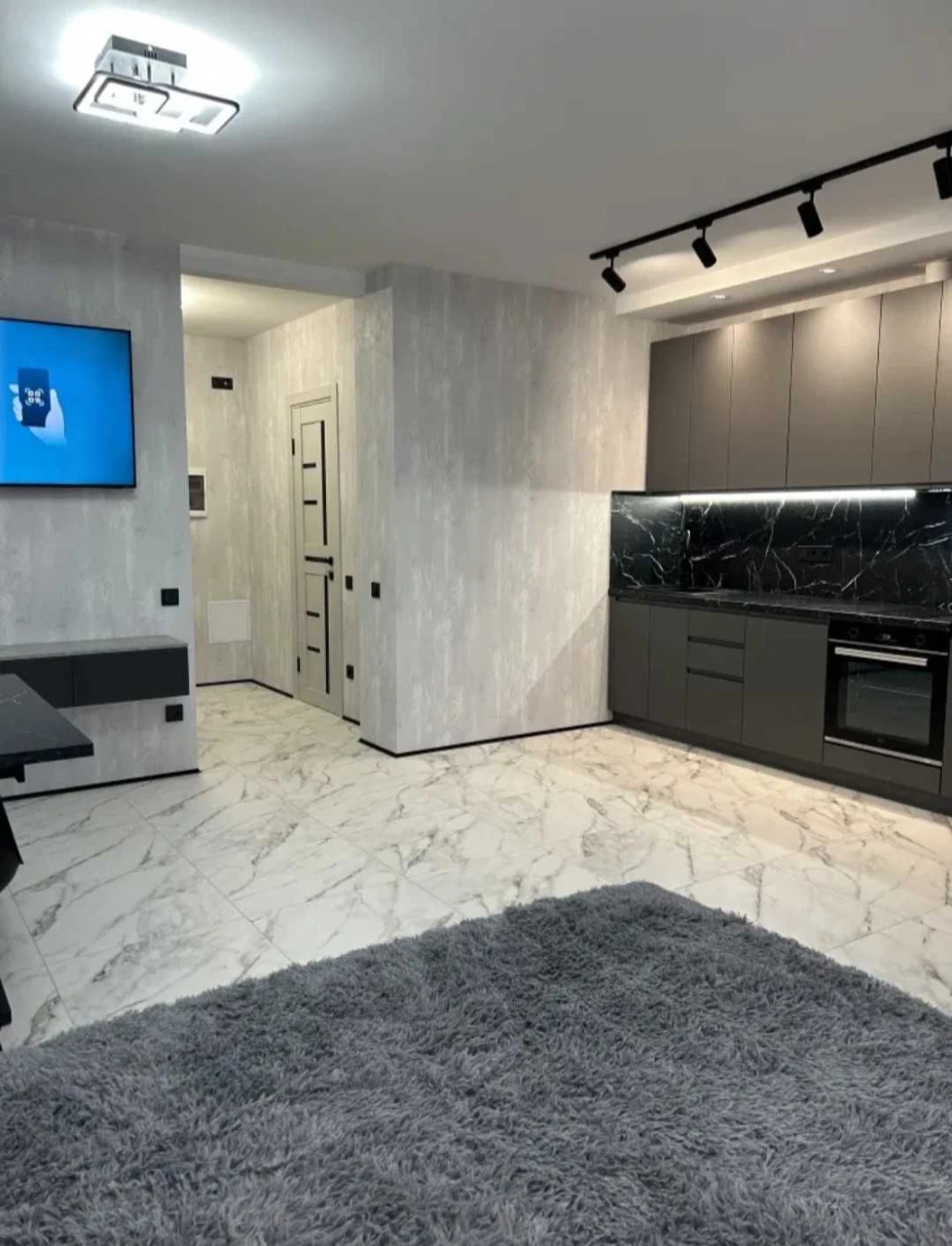 Studio apartment with renovation, 2nd floor, Metalyrgiv 35, Brova