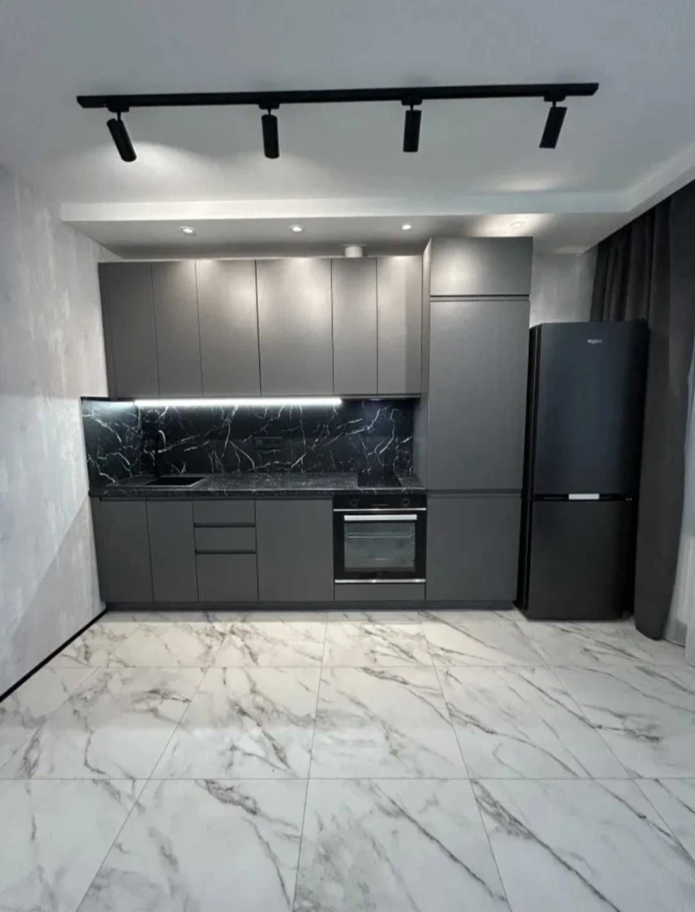 Studio apartment with renovation, 2nd floor, Metalyrgiv 35, Brova