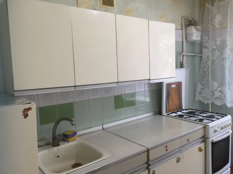 Sale of a 3-room apartment, Independence Avenue 12