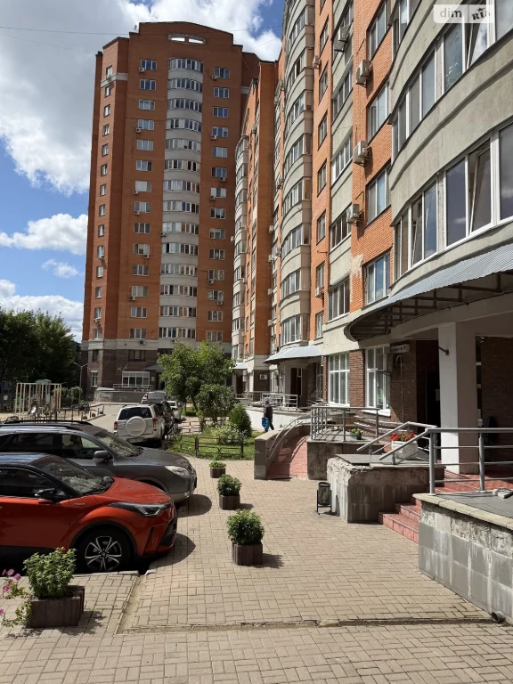 Apartment for Sale: Green Parrot