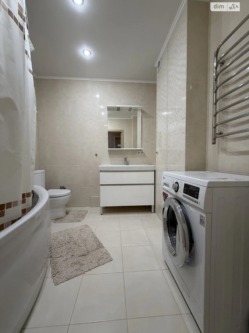 Apartment for Sale: Green Parrot