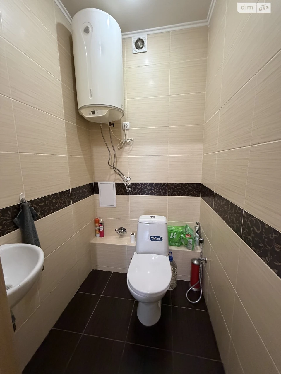 Apartment for Sale: Green Parrot