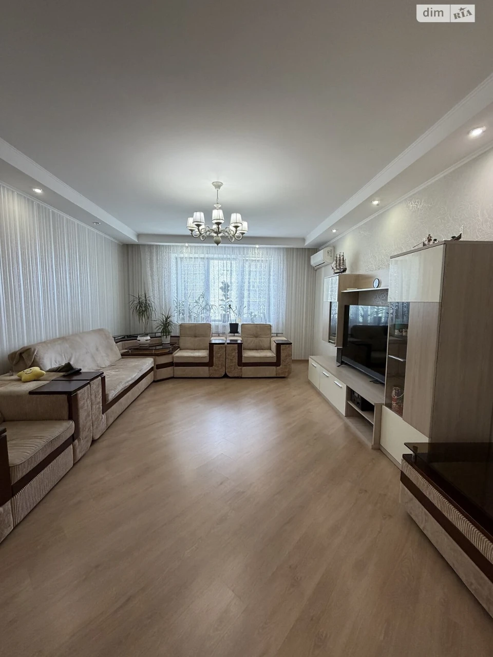 Apartment for Sale: Green Parrot