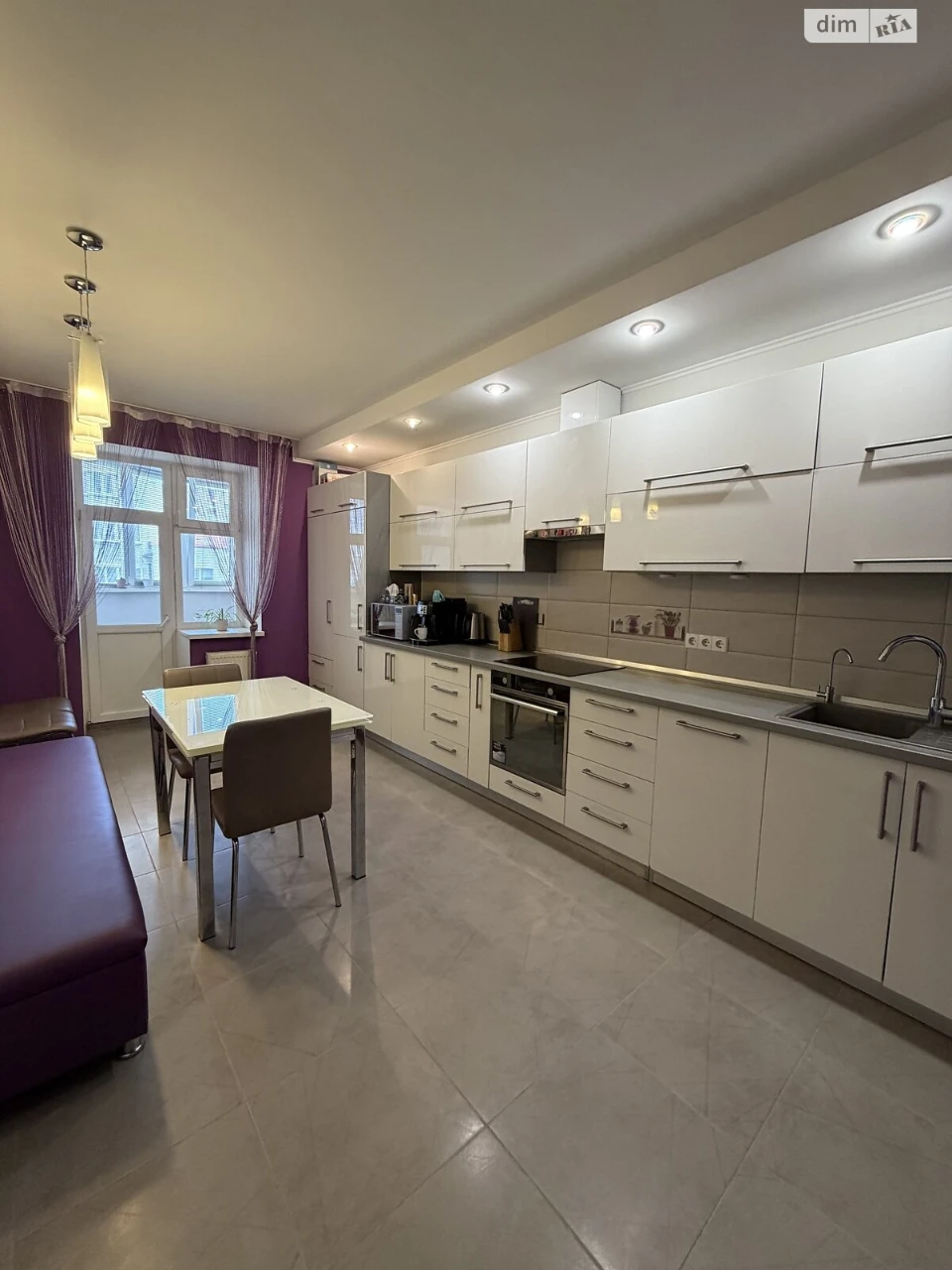 Apartment for Sale: Green Parrot