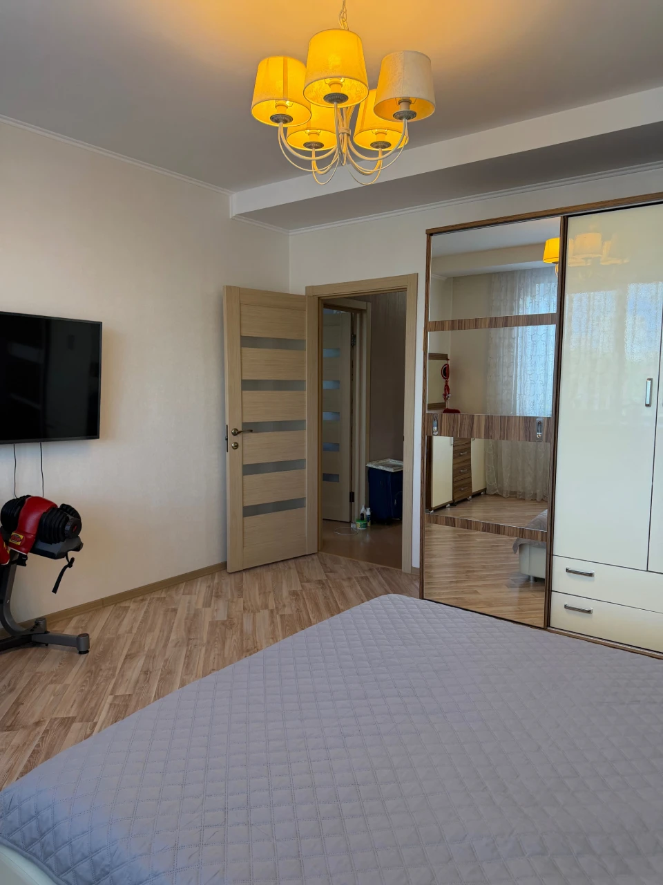 Продается 3-комнатная квартира на ул. Аркадия Голуба, 1В
