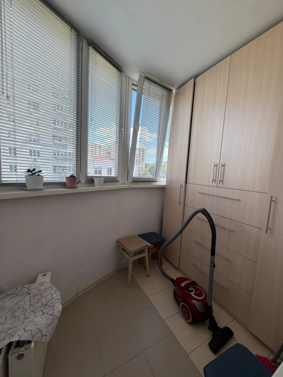 Продается 3-комнатная квартира на ул. Аркадия Голуба, 1В