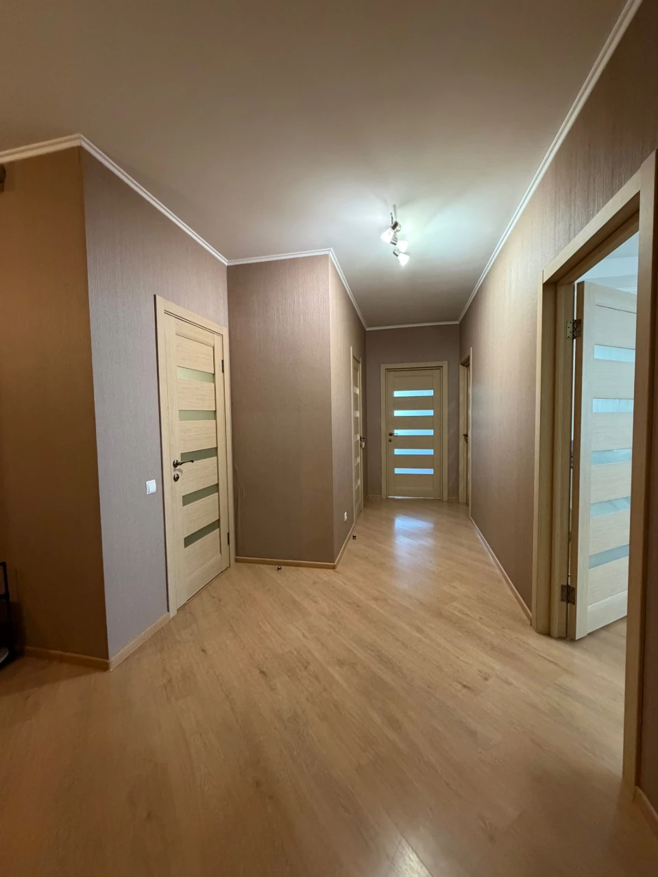 Продается 3-комнатная квартира на ул. Аркадия Голуба, 1В