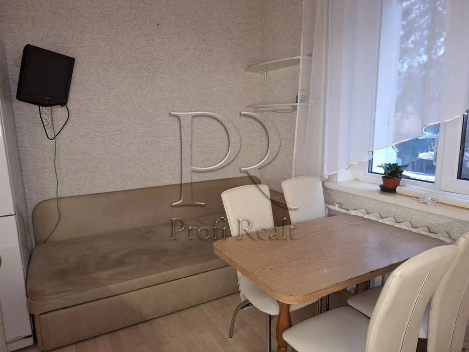 Продаж 1 кім кварт ГАРНИЙ СТАН Бровари/Автошкола/Військове м