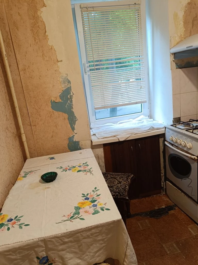 Продам однокімнатну квартиру в Броварах район масів.