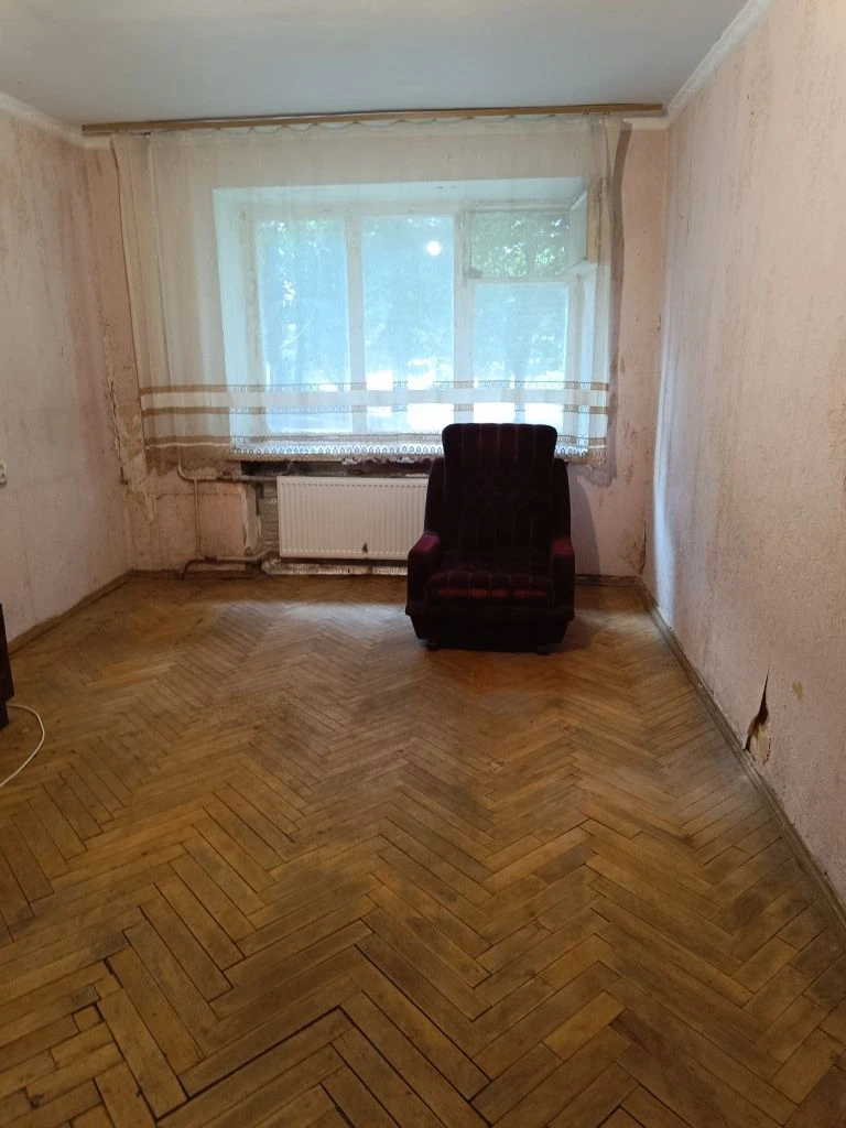 Продам однокімнатну квартиру в Броварах район масів.