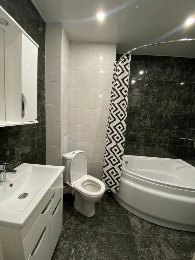 URGENT! 1-bedroom apartment for sale in a populated building in Atlant residential complex, Brovary