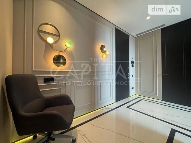 Sale of a 4-room apartment of 330 sq. m on Volodymyr Ivasyuk Ave. 8