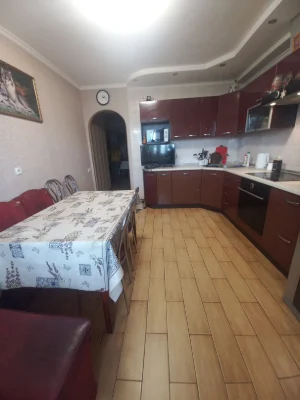 For Sale: 3-Bedroom Apartment near Grove Park