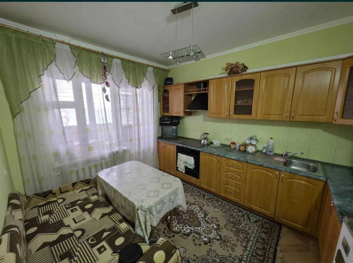 Продаж 1-кімнатної квартири, Центр, вулиця Незалежності.