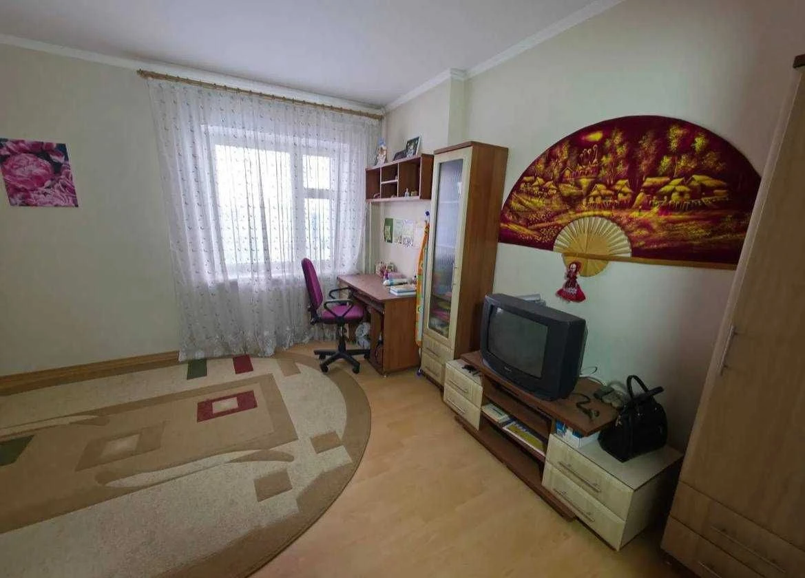 Продаж 1-кімнатної квартири, Центр, вулиця Незалежності.