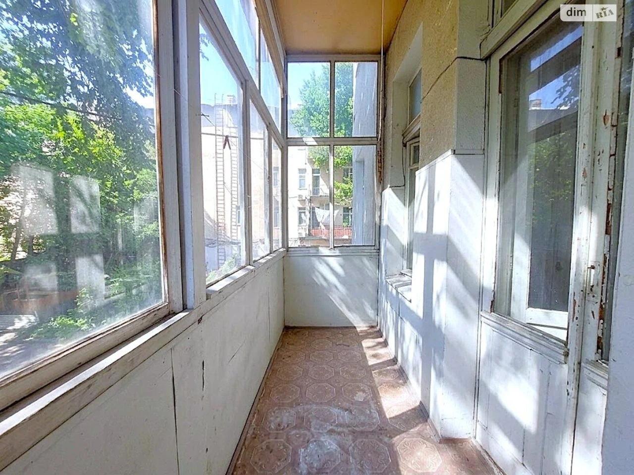 Room for sale Center