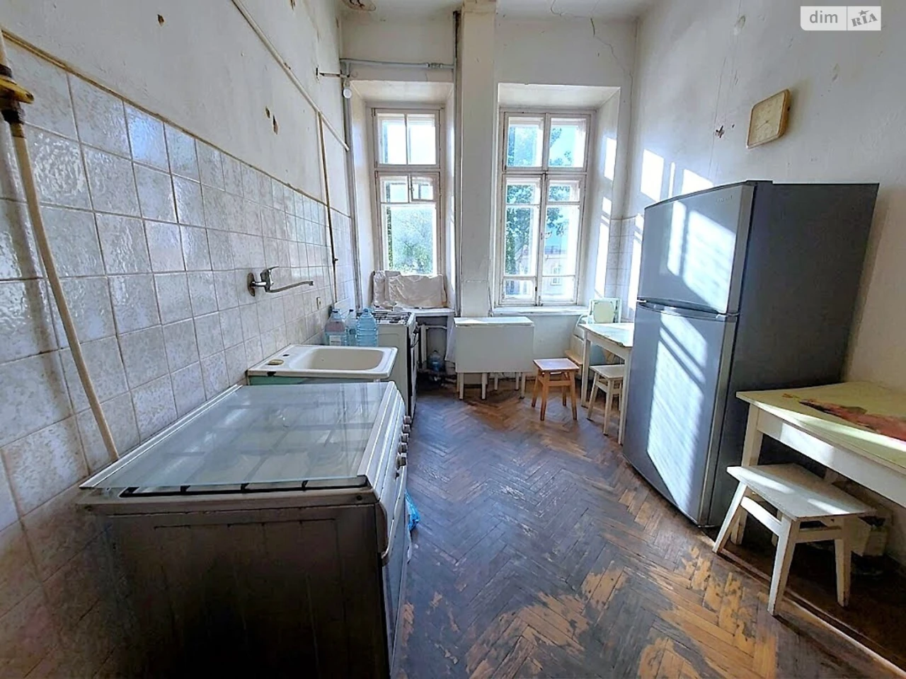 Room for sale Center