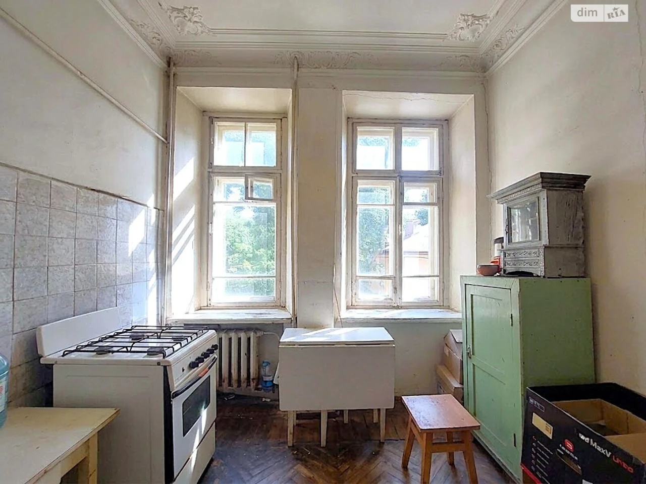 Room for sale Center