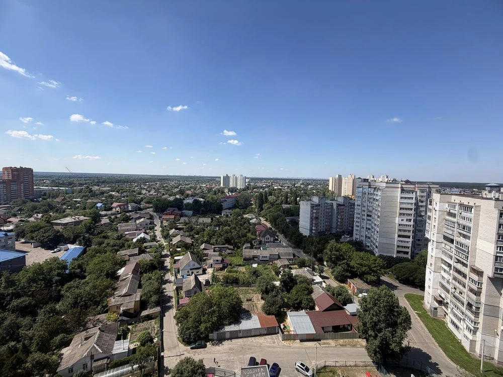 Продаж квартири з видом, Бровари, вулиця Грушевського 7