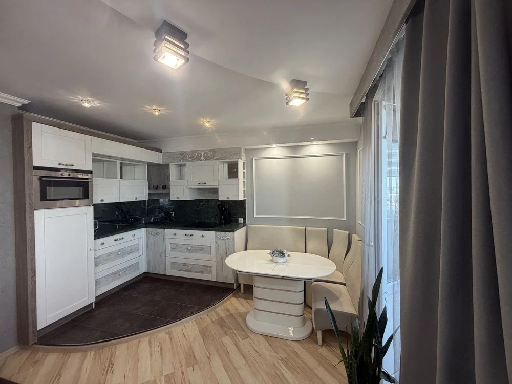 Продаж квартири з видом, Бровари, вулиця Грушевського 7