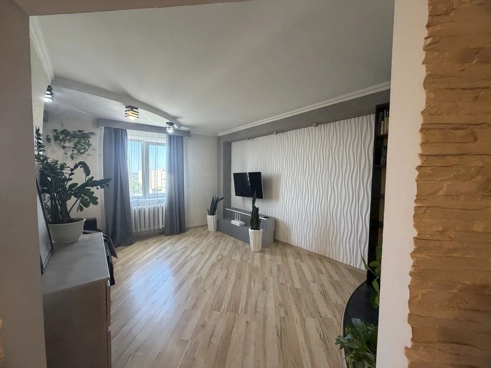 Продаж квартири з видом, Бровари, вулиця Грушевського 7