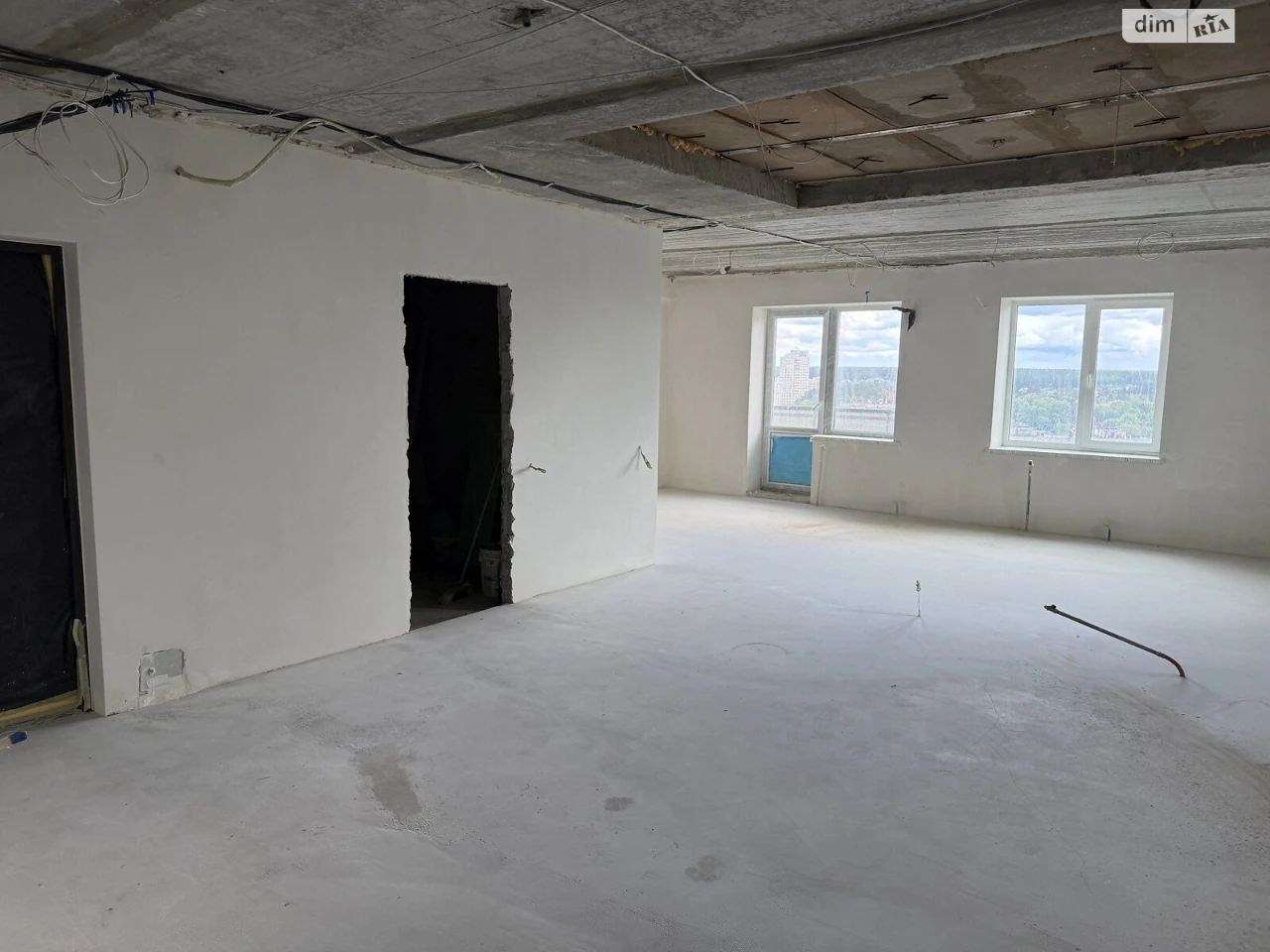 Apartment for Sale: Green Parrot