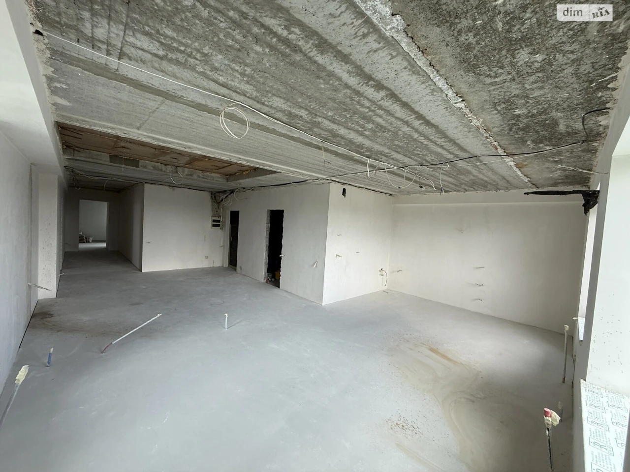 Apartment for Sale: Green Parrot