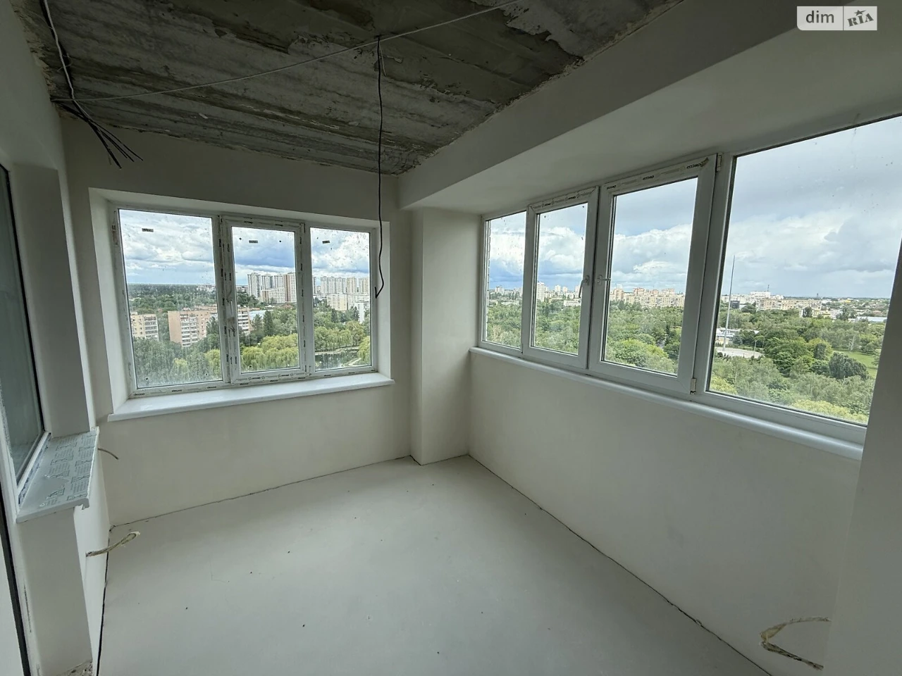 Apartment for Sale: Green Parrot