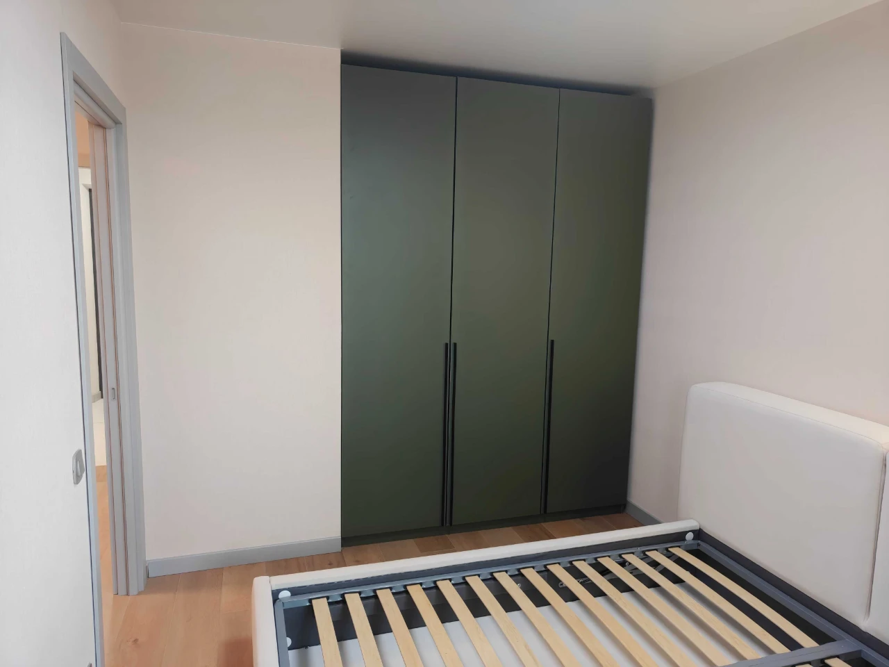 "Euro-two-room apartment" with custom renovation in a new building with generator