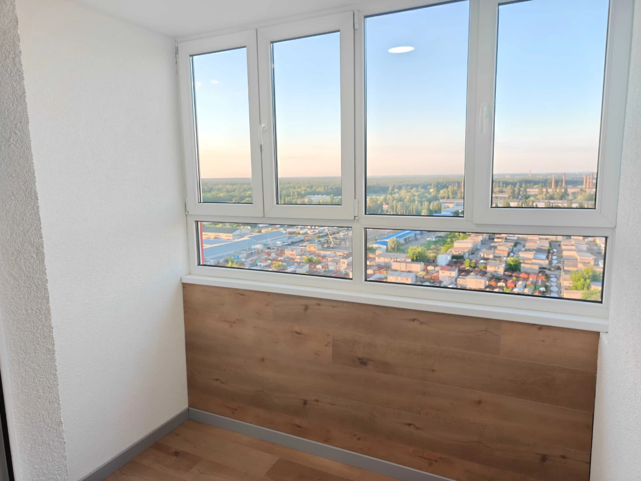 "Euro-two-room apartment" with custom renovation in a new building with generator