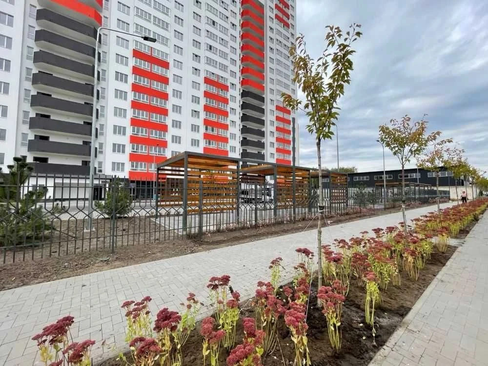 "Euro-two-room apartment" with custom renovation in a new building with generator