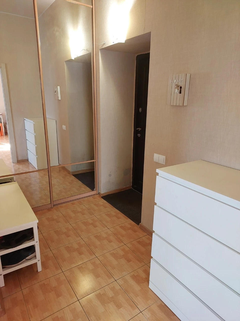 Продам двух кімнатну квартиру в Броварах район Старий центр