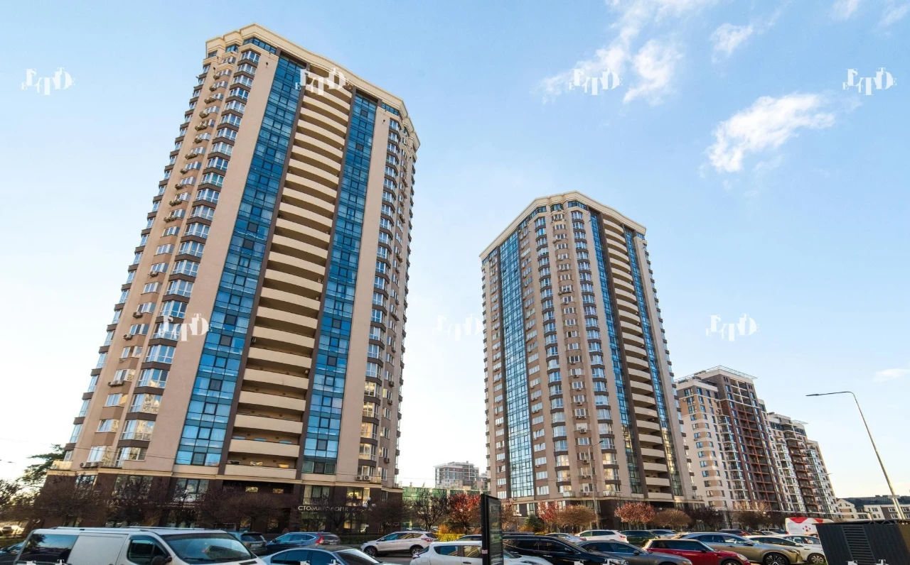 Sale of a 3-room apartment on the 5th floor, 112 sq.m. ЖК Green Quarter