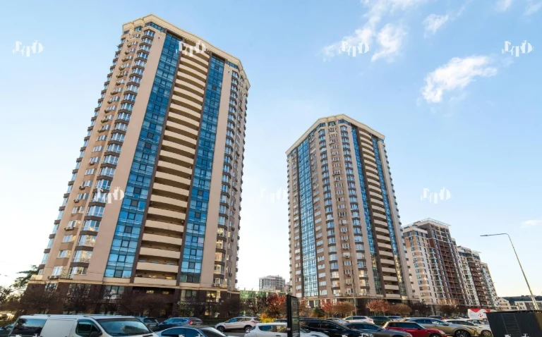 Sale of a 3-room apartment on the 5th floor, 112 sq.m. ЖК Green Quarter