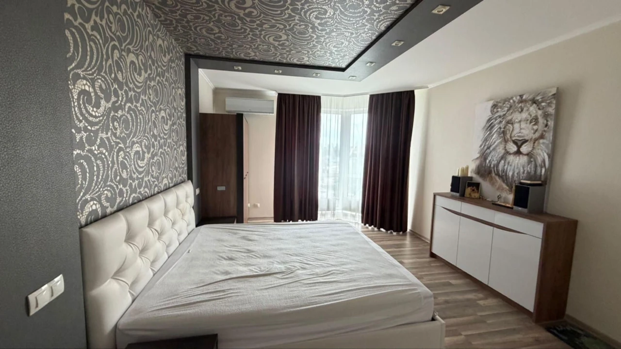 Sale of a 3-room apartment on the 5th floor, 112 sq.m. ЖК Green Quarter