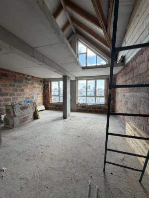 For Sale: Two-story 1-bedroom apartment in ЖК Skandia, 56.3