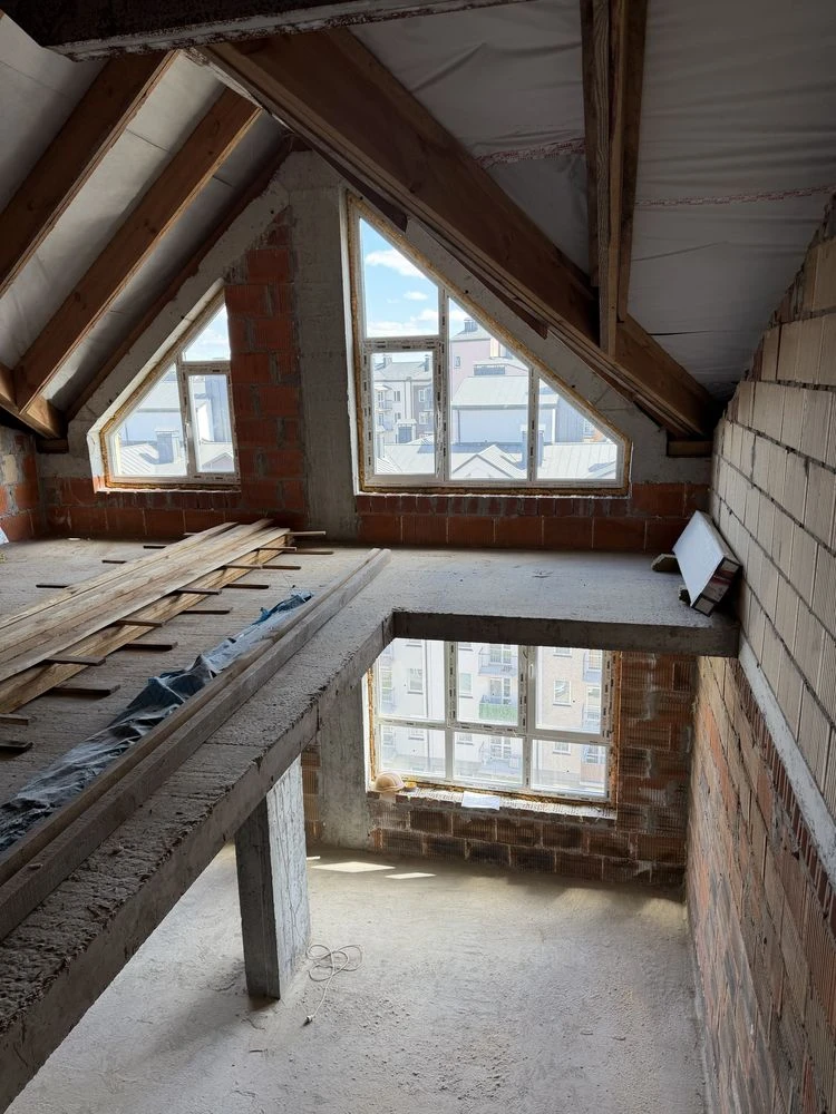 For Sale: Two-story 1-bedroom apartment in ЖК Skandia, 56.3