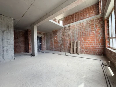 Продажа 3-квартирного пентхауса 79 м2 с террасой по ул. Героев Крут, 2 в