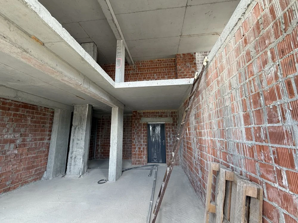 Продажа 3-квартирного пентхауса 79 м2 с террасой по ул. Героев Крут, 2 в