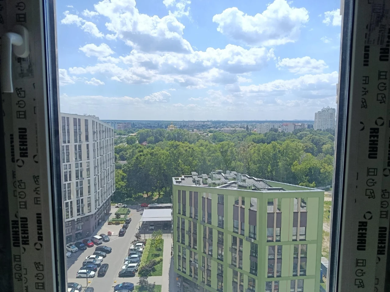 Продаж 2 кімн. квартири 75 кв.м. . є-Оселя. Бровари, Сокура
