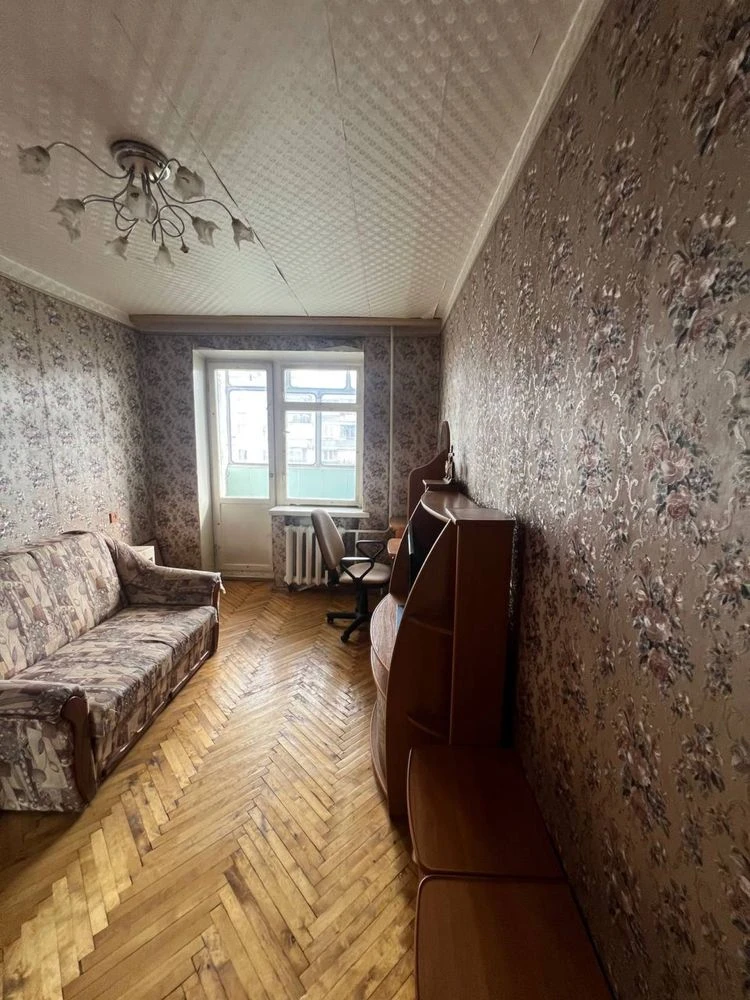 Продається 3-кімнатна квартира, вулиця Незалежності, 12, 56000 у.о. Без комісії